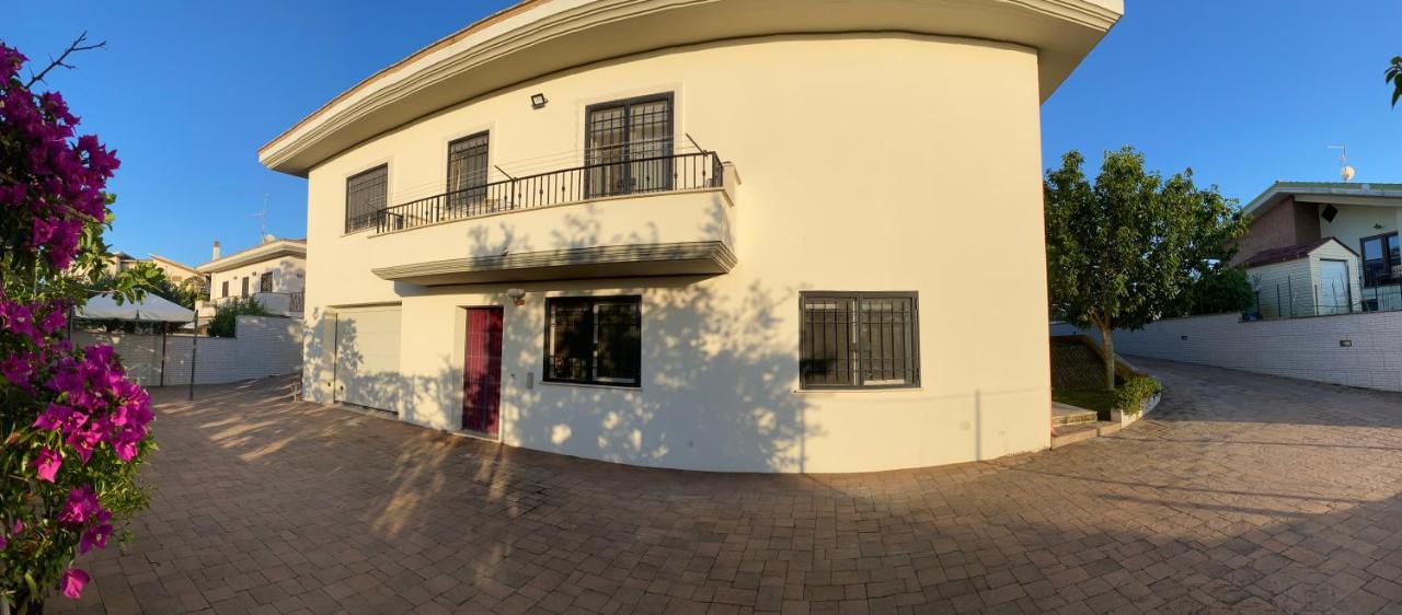 Alloggio Turistico Villa Camelia Lavinio Anzio Bagian luar foto